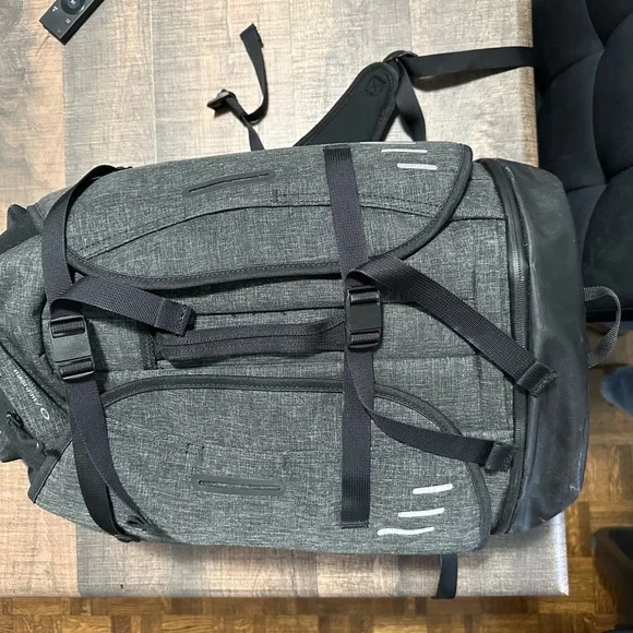 Oakley backpack - Picture 3 of 8